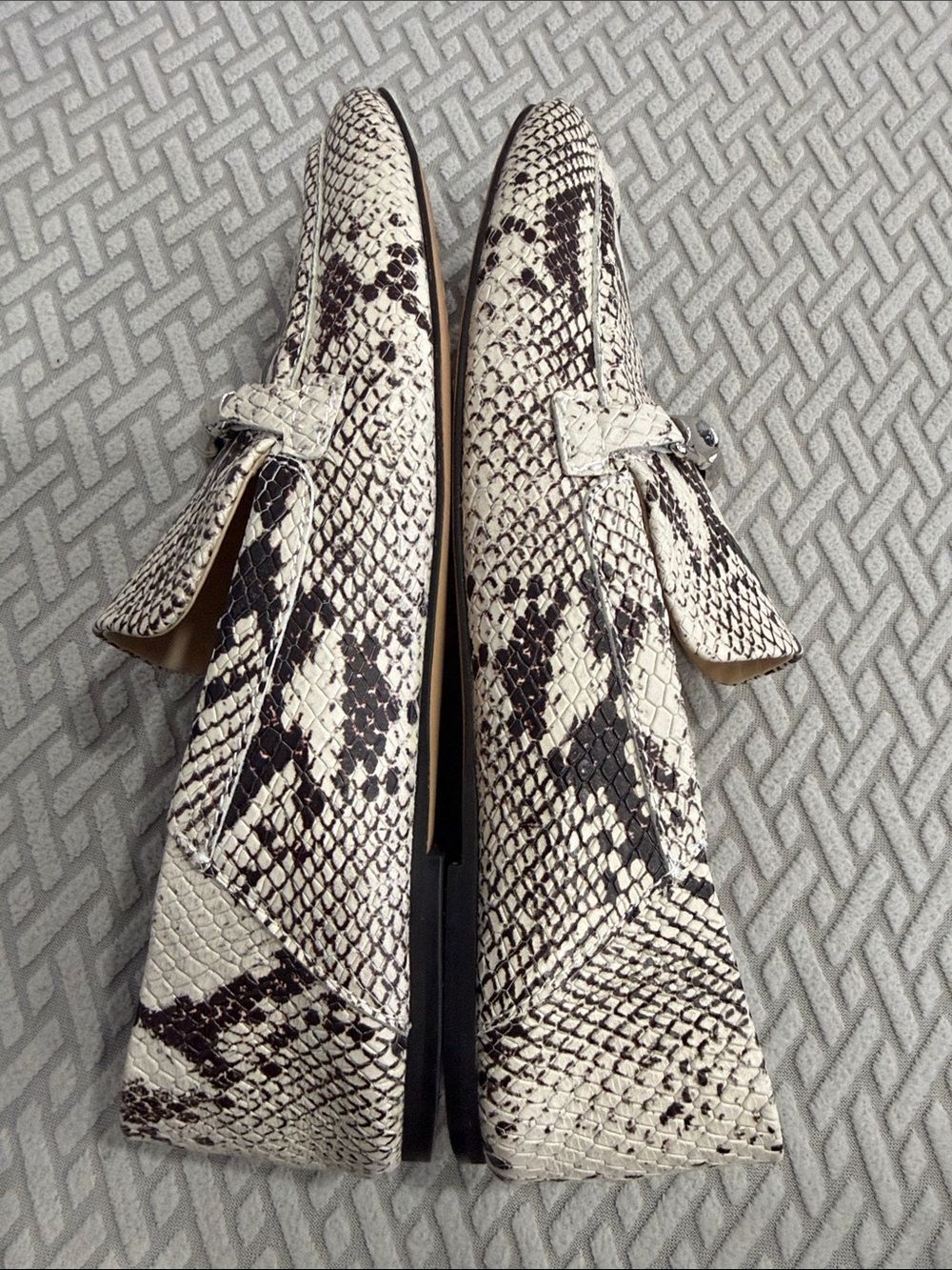Vince Camuto Black and Cream Snakeskin Slip-On Loafers with Silver Bit Size 9M - Picture 10 of 13